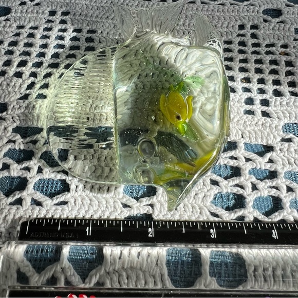 Blown Art Glass Vintage Bright Yellow Fish Figurine Paperweight - Picture 8 of 8